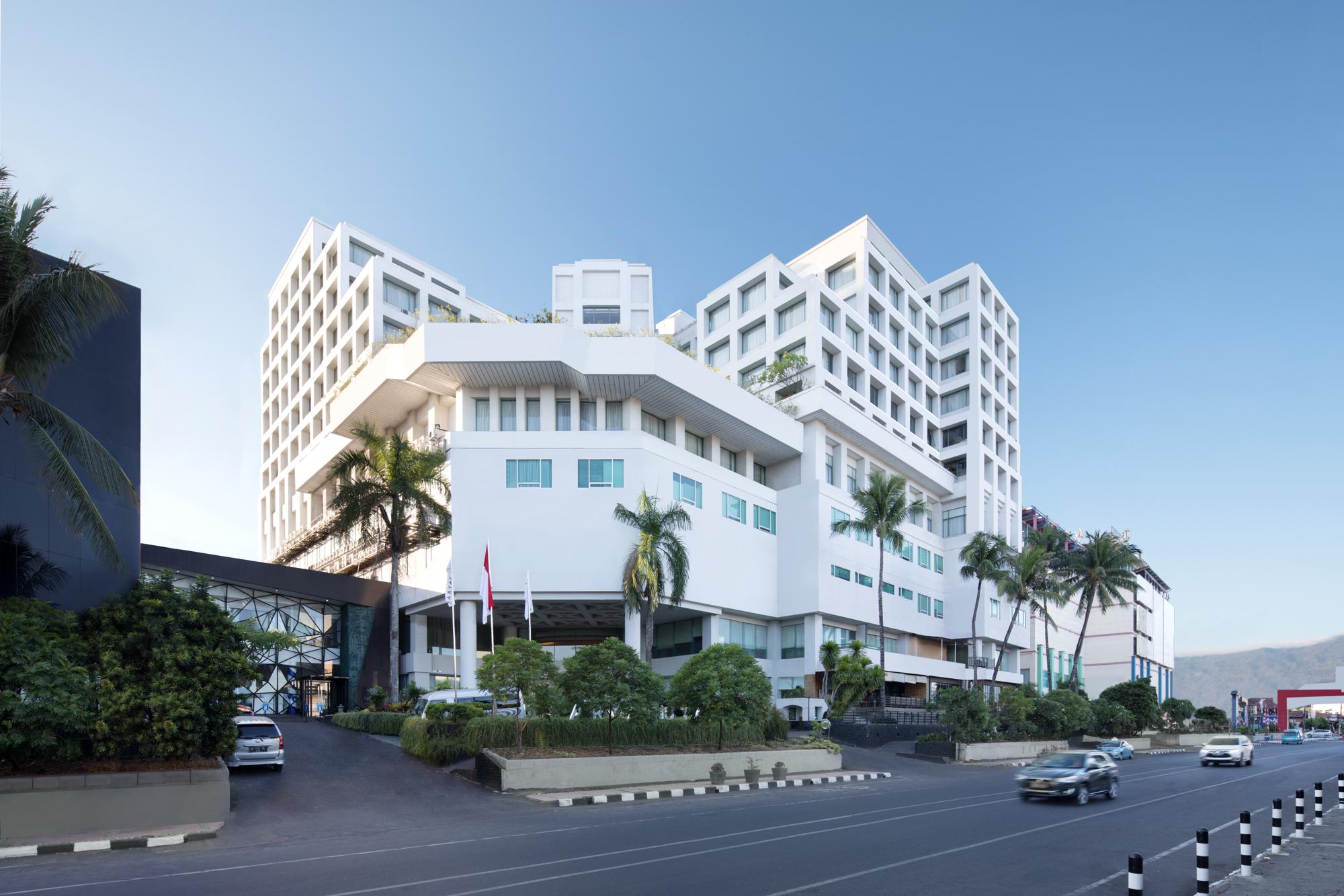 Aryaduta Manado Exterior foto