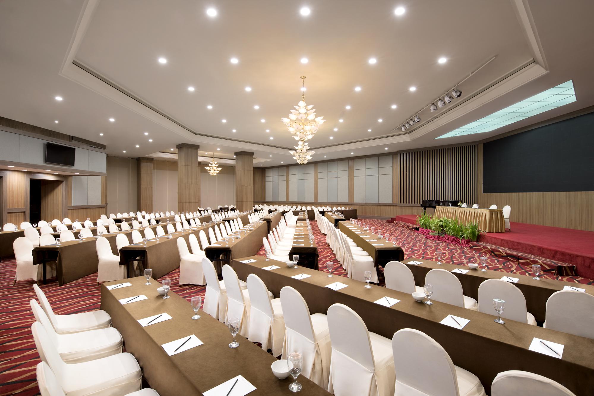 Aryaduta Manado Exterior foto