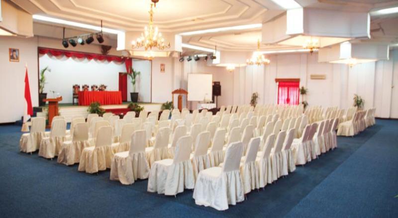 Aryaduta Manado Exterior foto