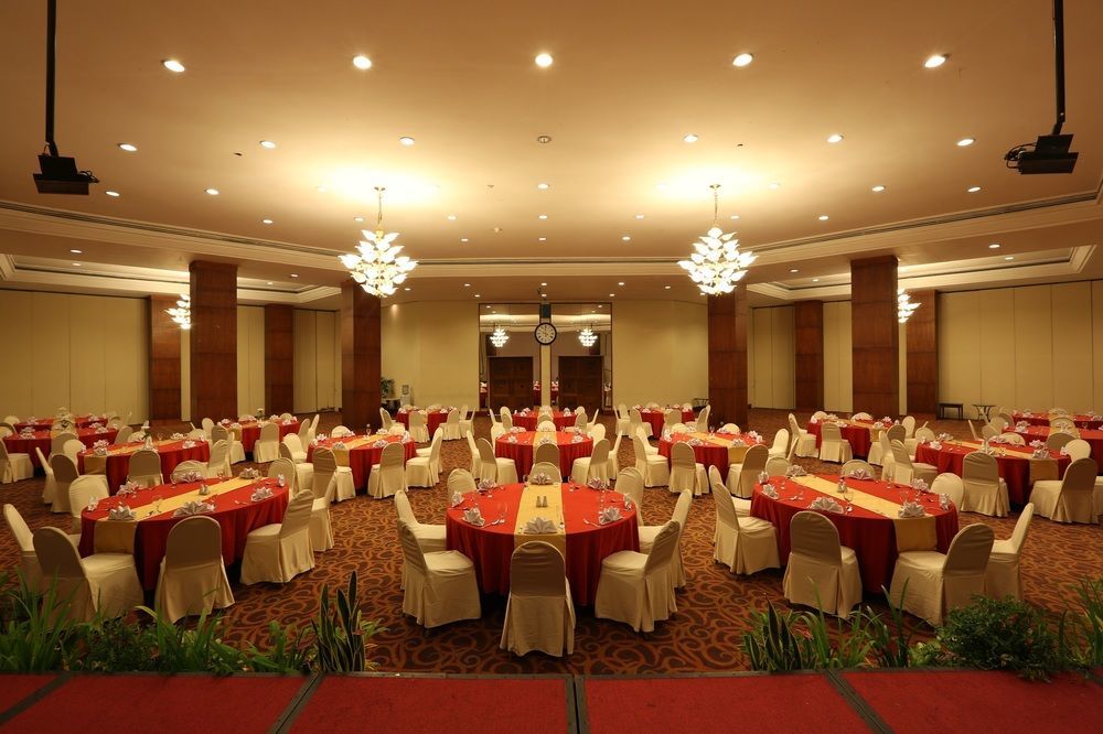 Aryaduta Manado Exterior foto