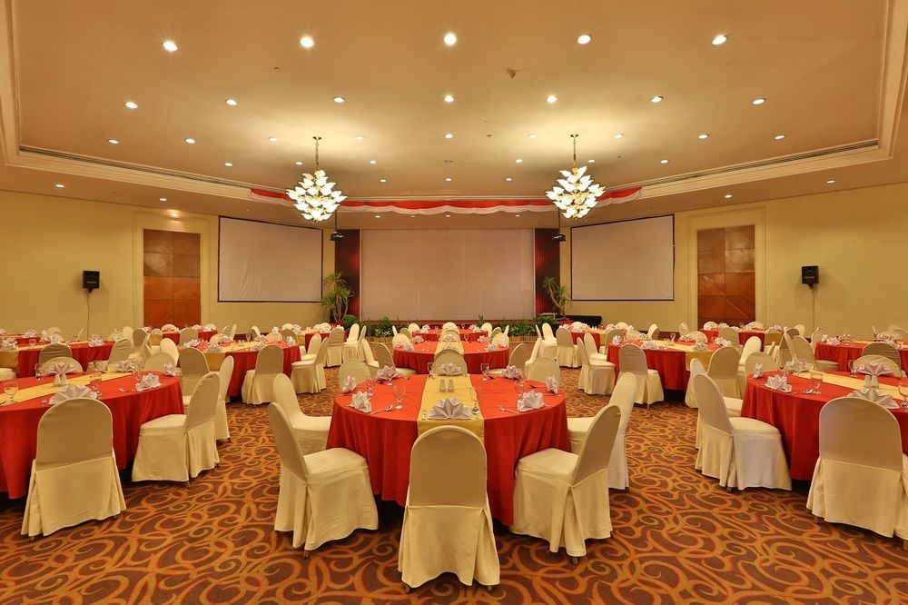 Aryaduta Manado Exterior foto